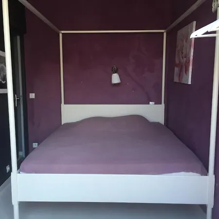 Les Rethaises Holiday home