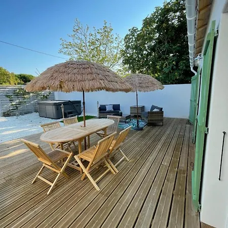 Les Rethaises Holiday home